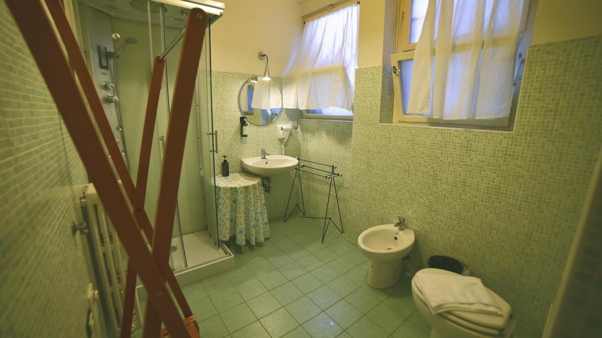 Barcolana Lodge - Hostel Trieste Ngoại thất bức ảnh