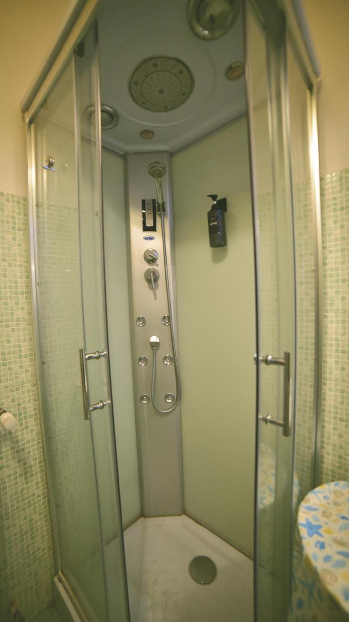Barcolana Lodge - Hostel Trieste Ngoại thất bức ảnh